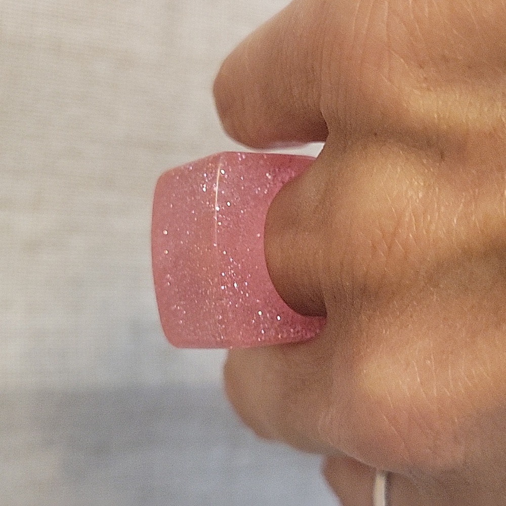 WATERMELON SPARKLE EAST-WEST RING - Picture 6 of 8